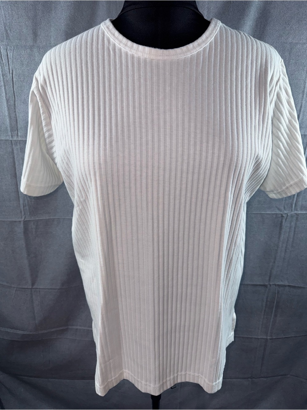2783-Vicki Wayne Women's White Ribbed Short Sleeve Tee - Crew Neck